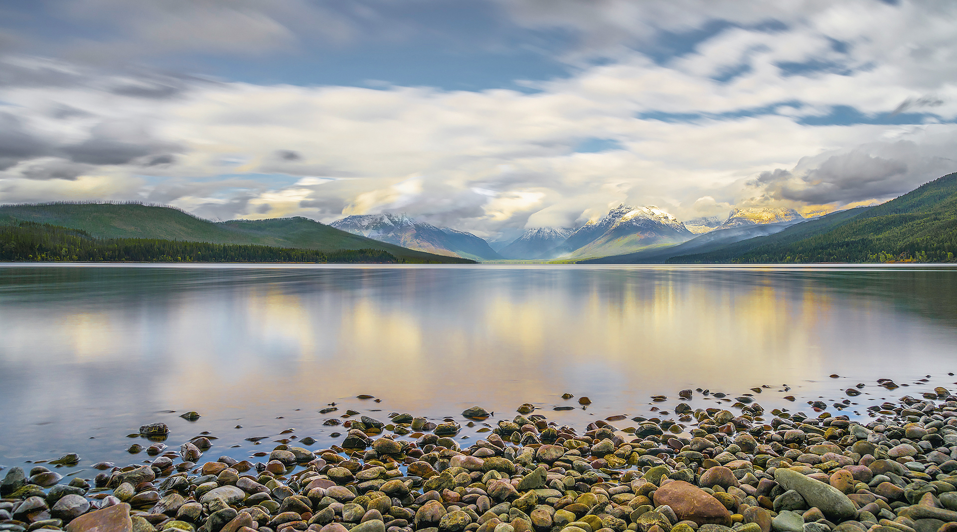 Marie_Pelletier_-_Un_lac_colore.jpg