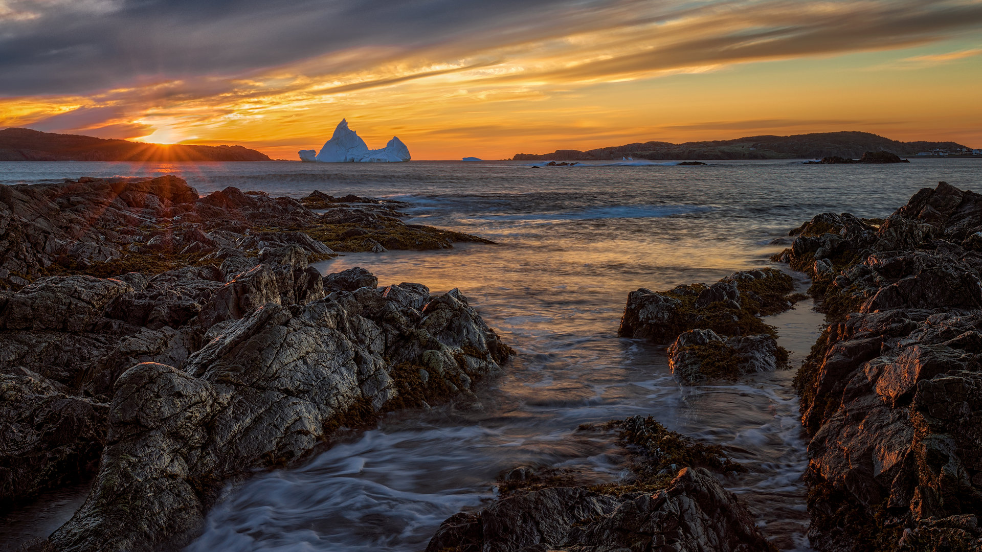 Pierre_Giard_-_Iceberg_sur_Twillingate.jpg