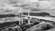 Girard Francine Traverser le viaduc de Millau